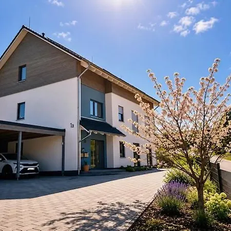 Appartamento Alpakahof - Familienbett, Spielgarten & Tiere Bad Gandersheim